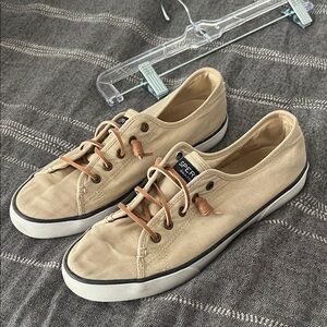 Sperry Beige Canvas Shoes with Brown Laces